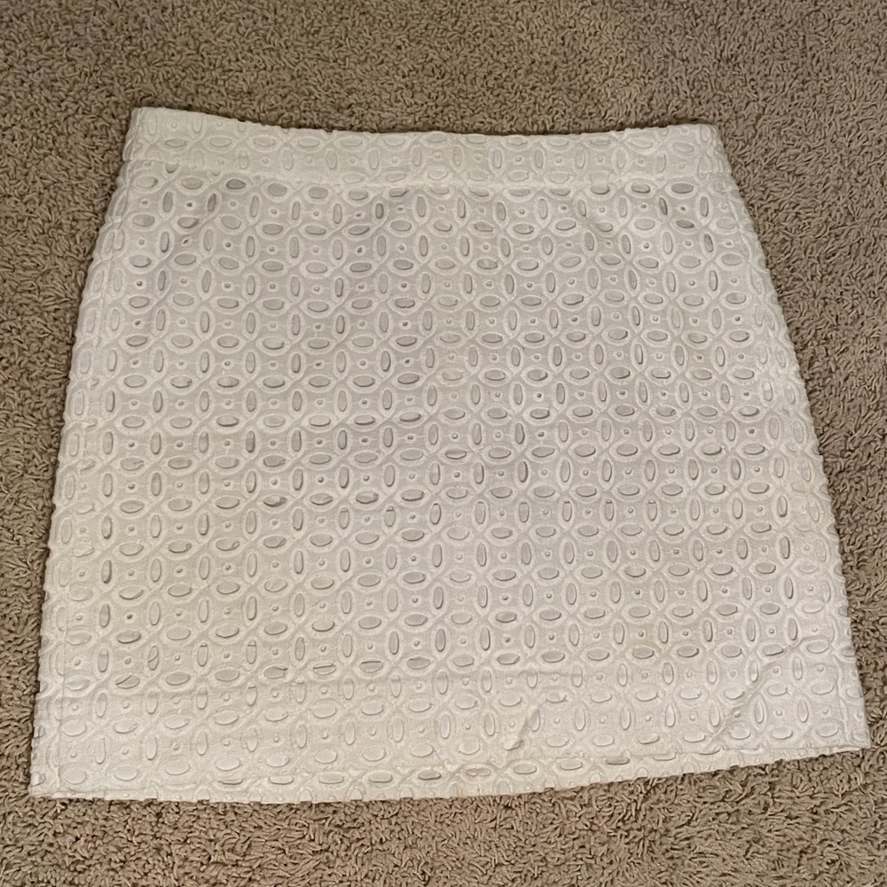 White J. Crew skirt size 4 with embroidery on skirt